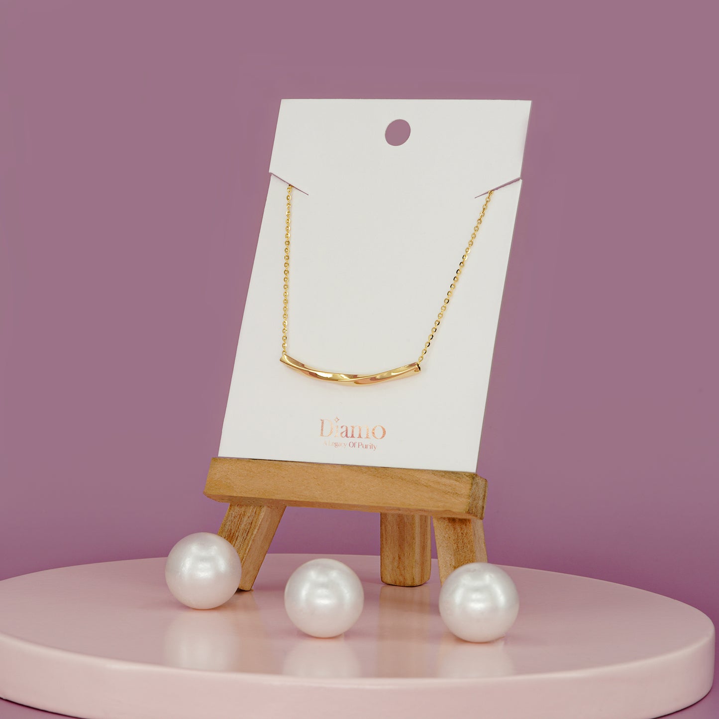 Sleek Curve Chain Necklace