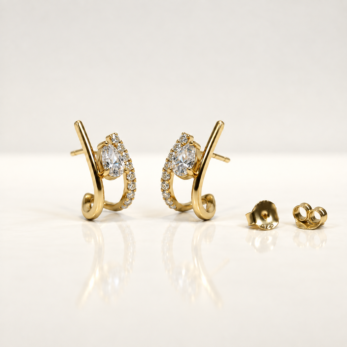 Pear Twist Ear Cuff