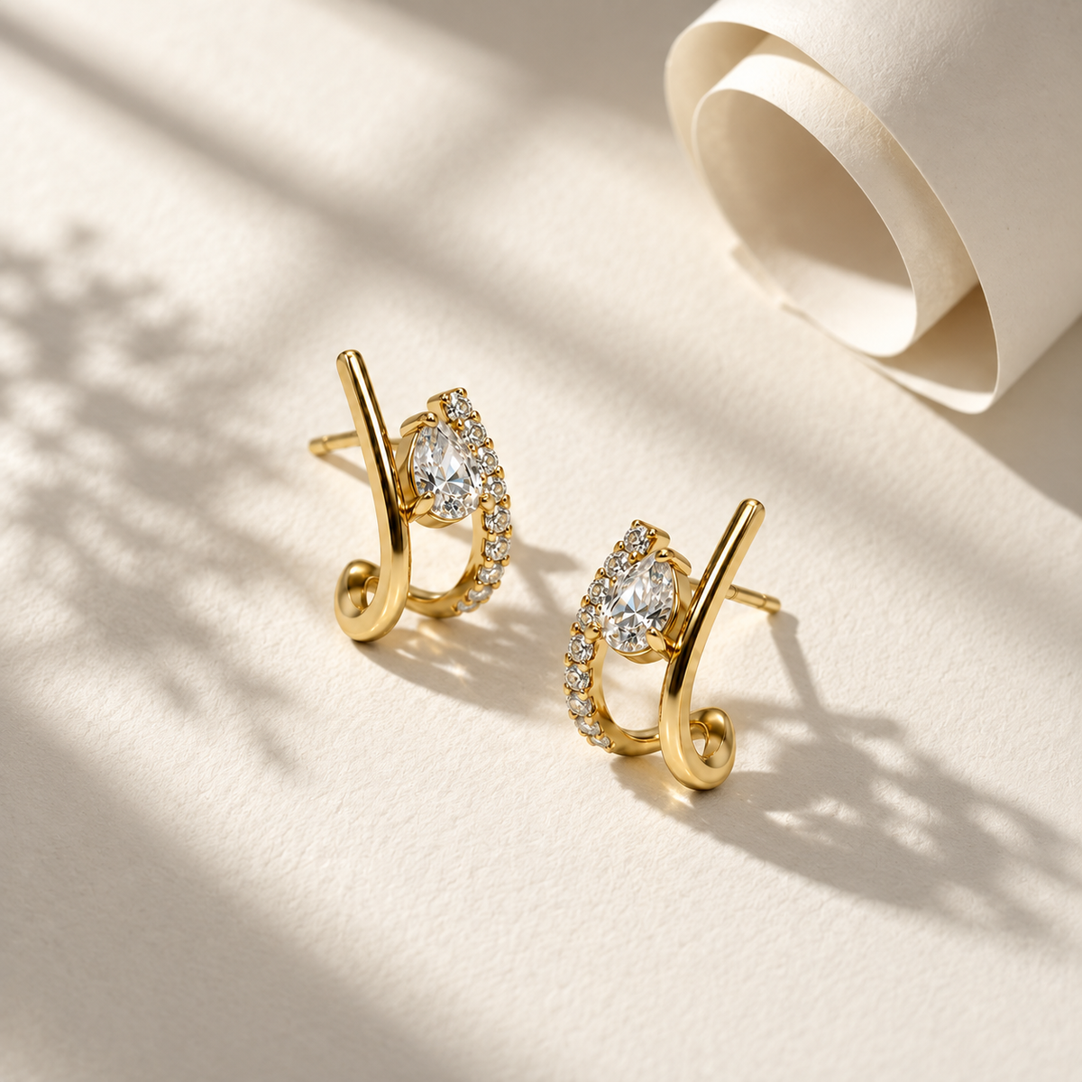 Pear Twist Ear Cuff