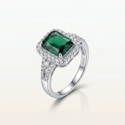 Emerald Majesty Ring