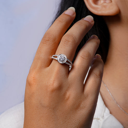 Regalia Round Ring