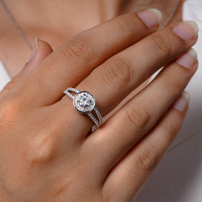 Regalia Round Ring