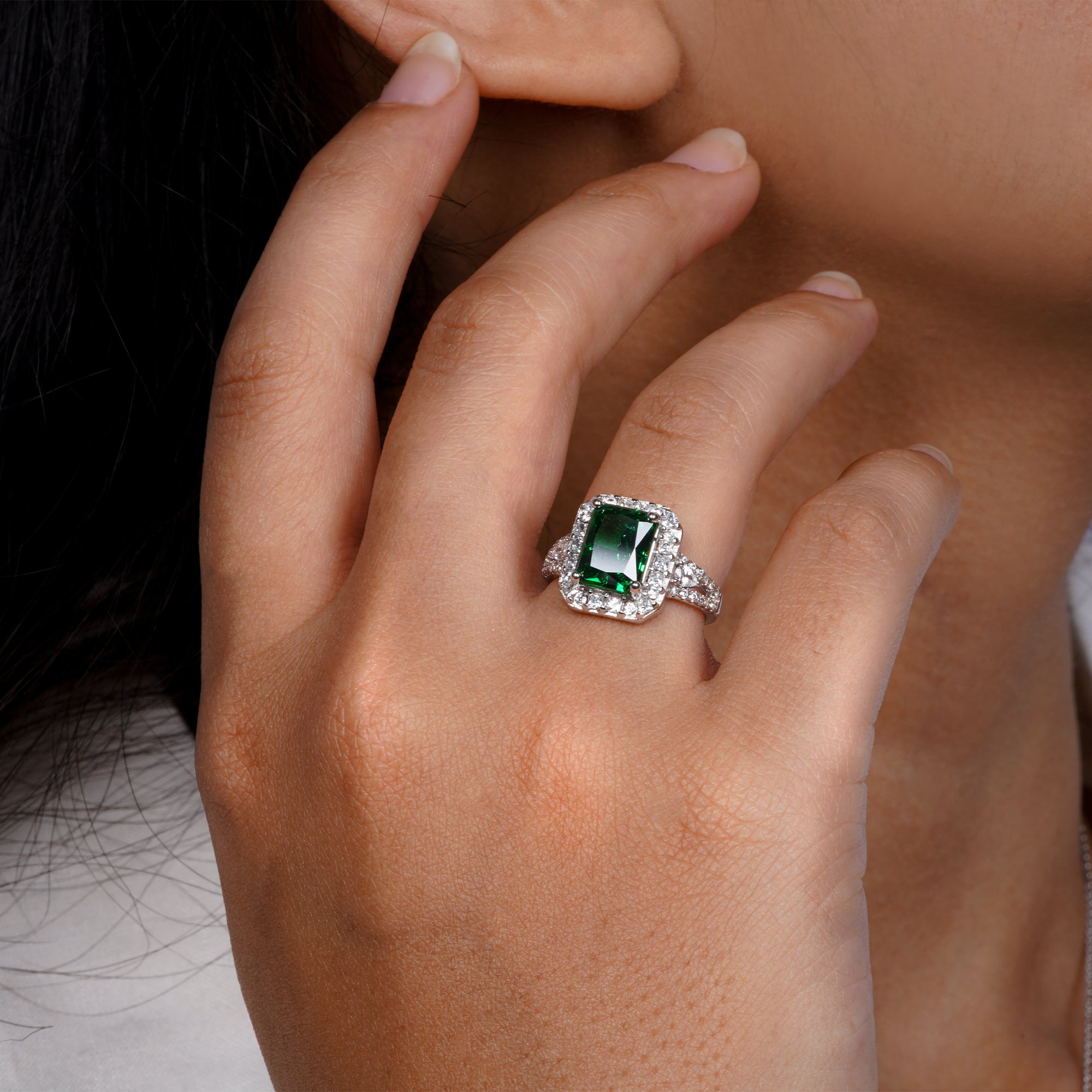 Emerald Majesty Ring