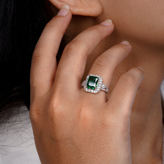 Emerald Majesty Ring