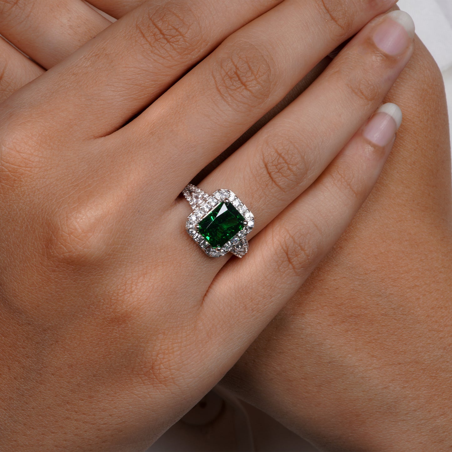Emerald Majesty Ring
