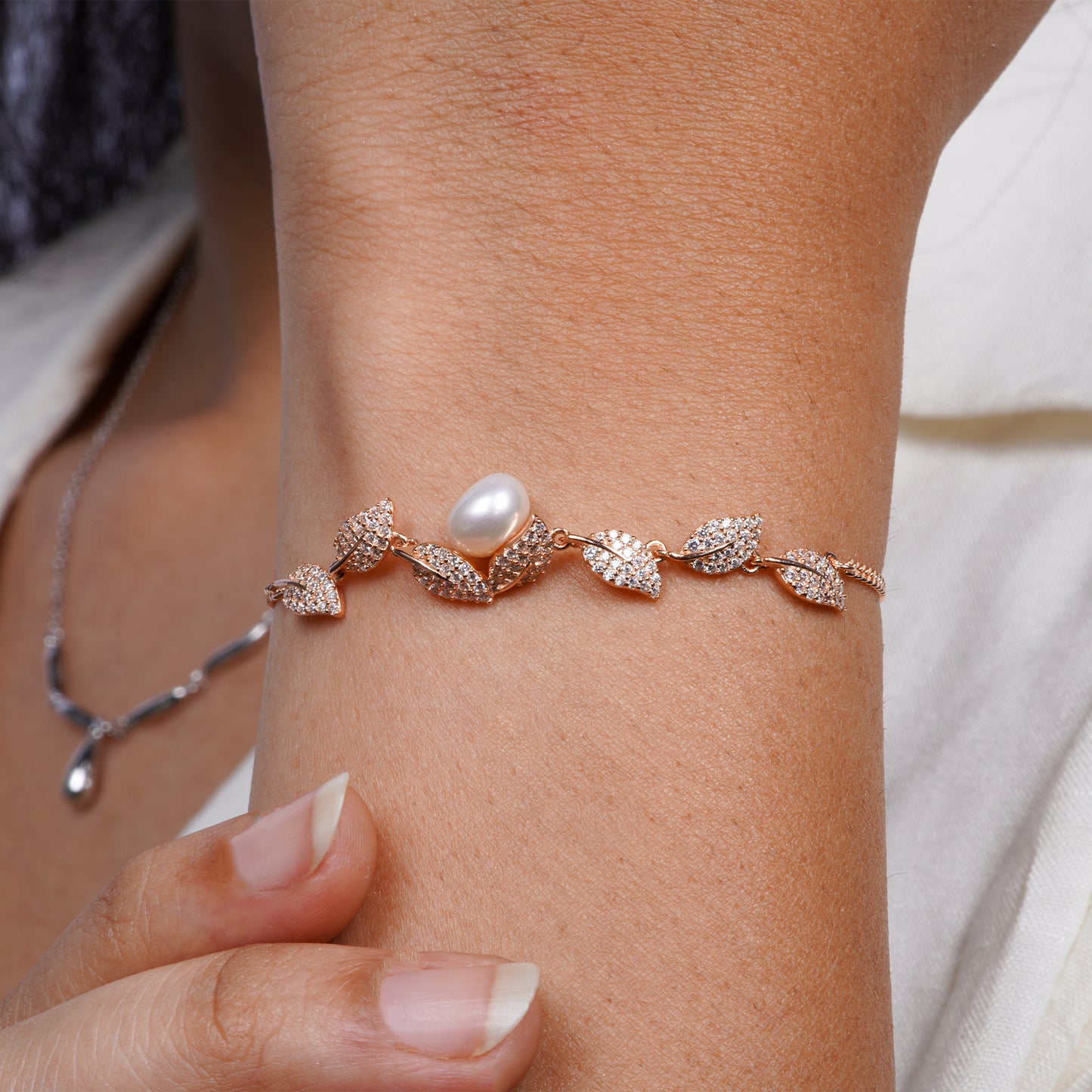 Pearl Vine Elegance Bracelet