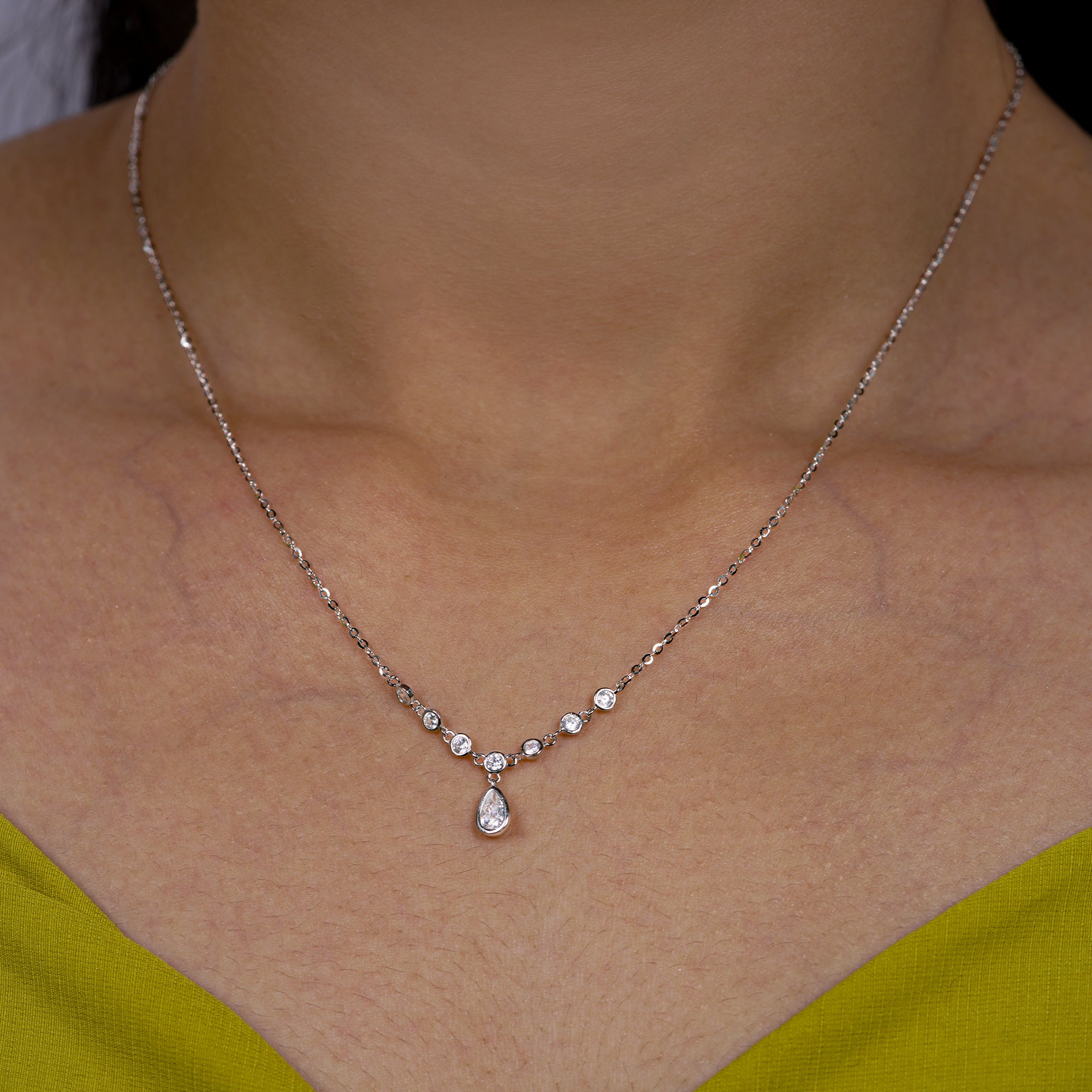 Cascade Radiance Teardrop NecklaceElara Curve Drop Necklace