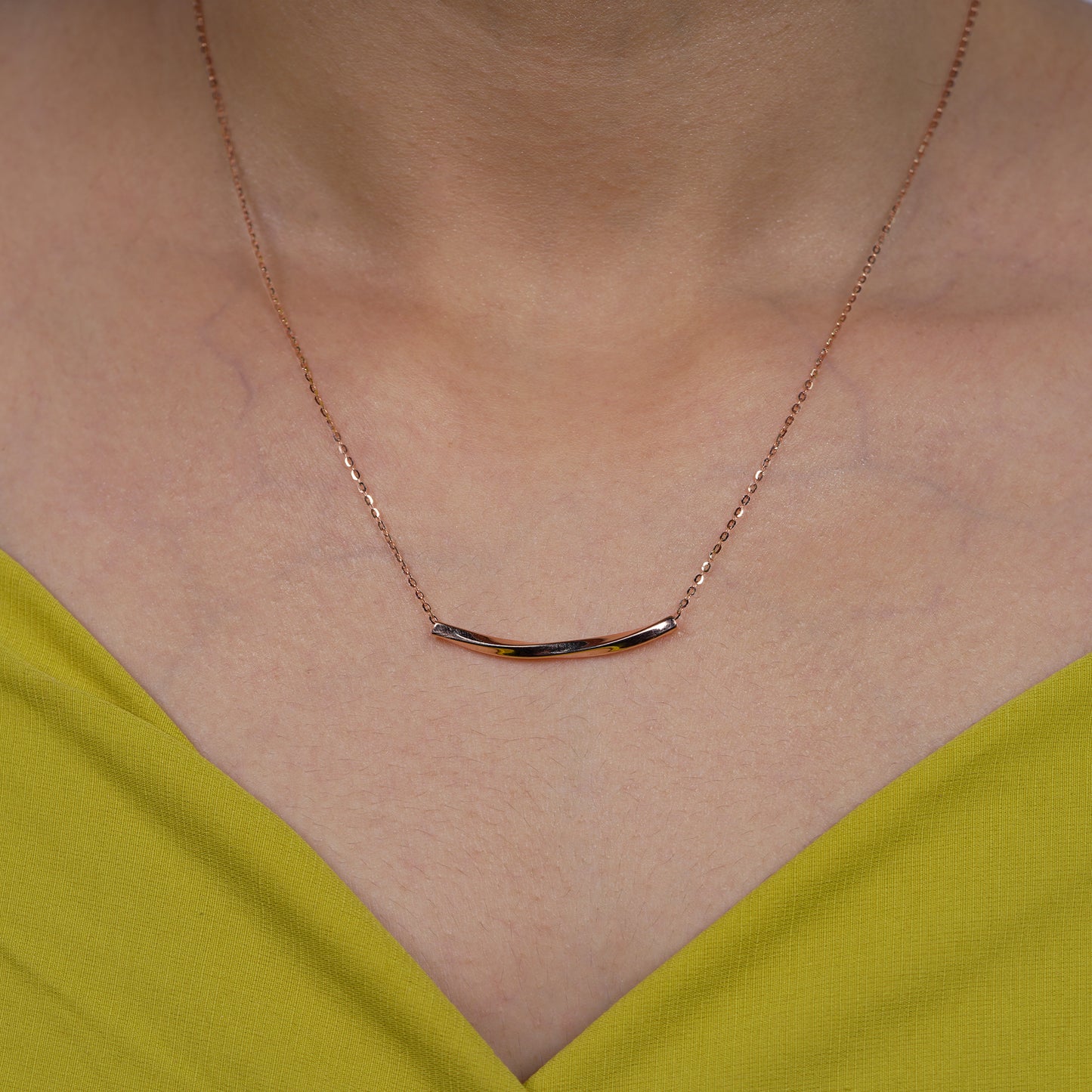 Sleek Curve Chain Necklace