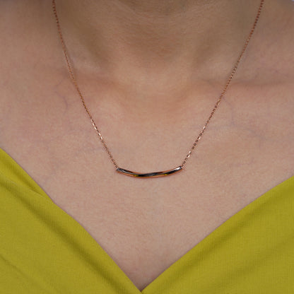 Sleek Curve Chain Necklace