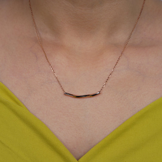 Sleek Curve Chain Necklace