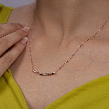 Sleek Curve Chain Necklace