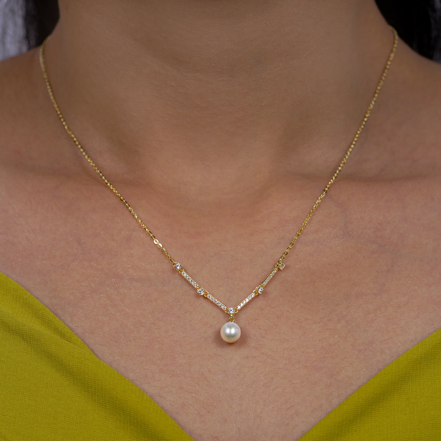Grace Pearl Pendant Necklace