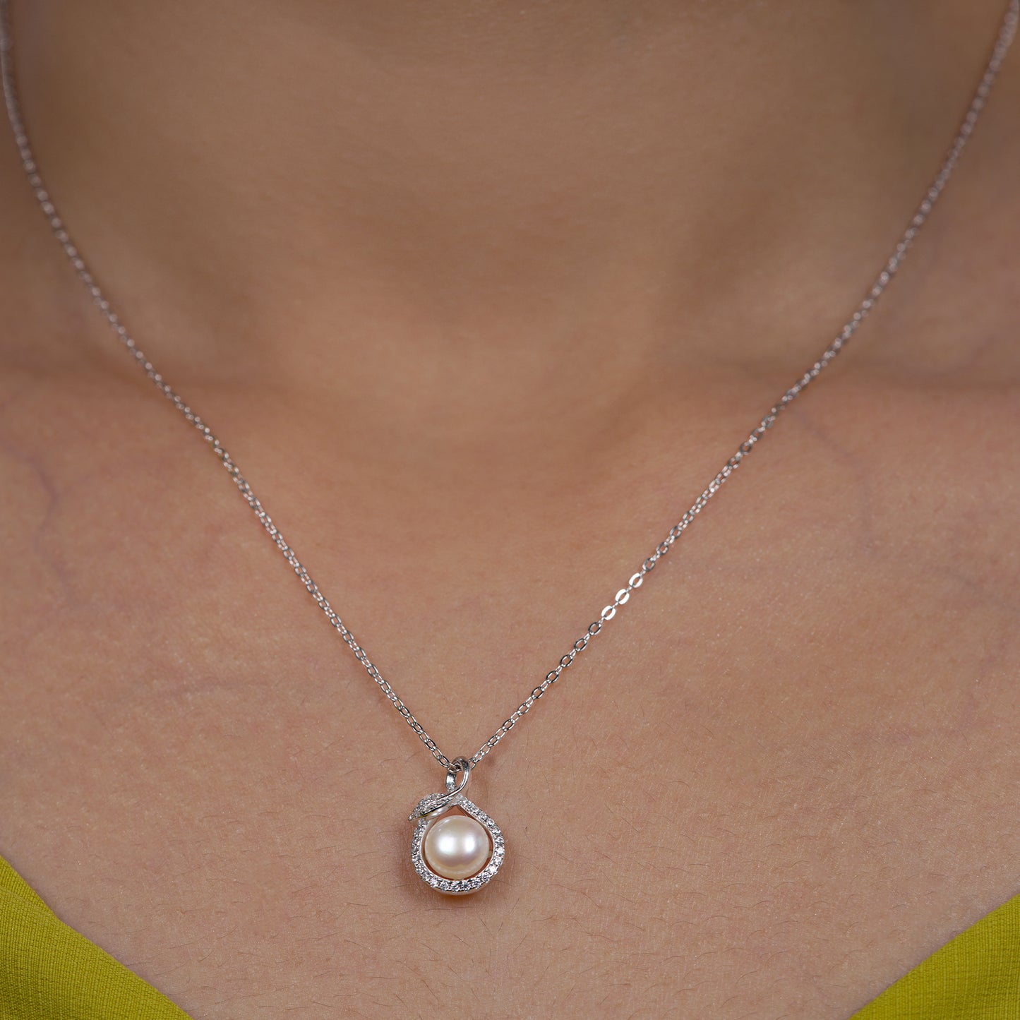 Lustria Pearl Elegance Pendant Necklace
