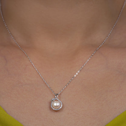 Lustria Pearl Elegance Pendant Necklace