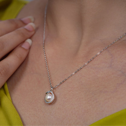 Lustria Pearl Elegance Pendant Necklace