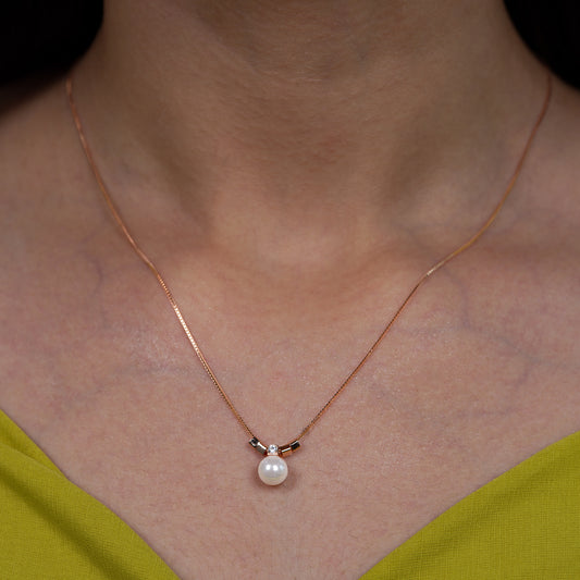 Graceful Pearl Drop Pendant Necklace