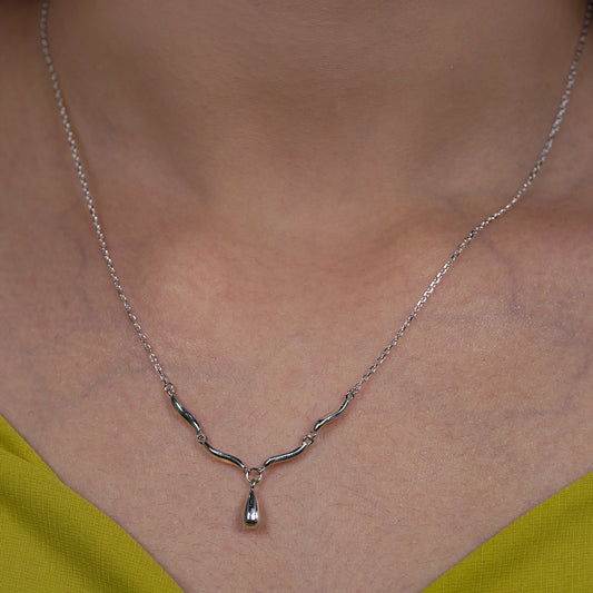 Teardrop Curve Elegance Necklace