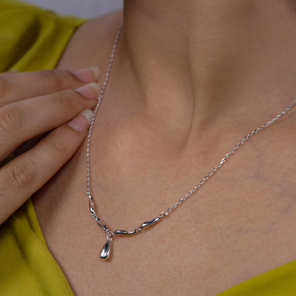 Teardrop Curve Elegance Necklace