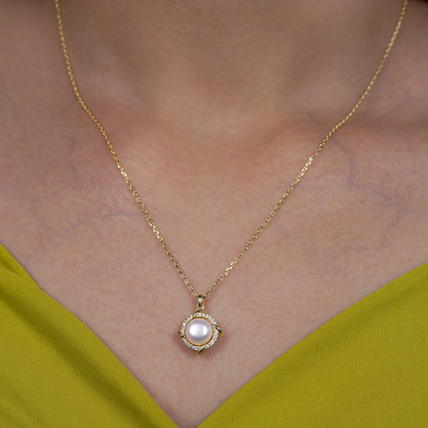 Aurelia Halo Pearl Set