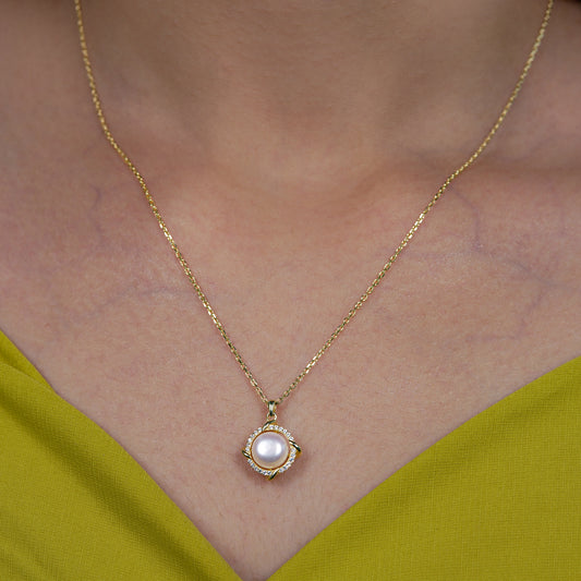 Radiant Pearl Bloom Necklace