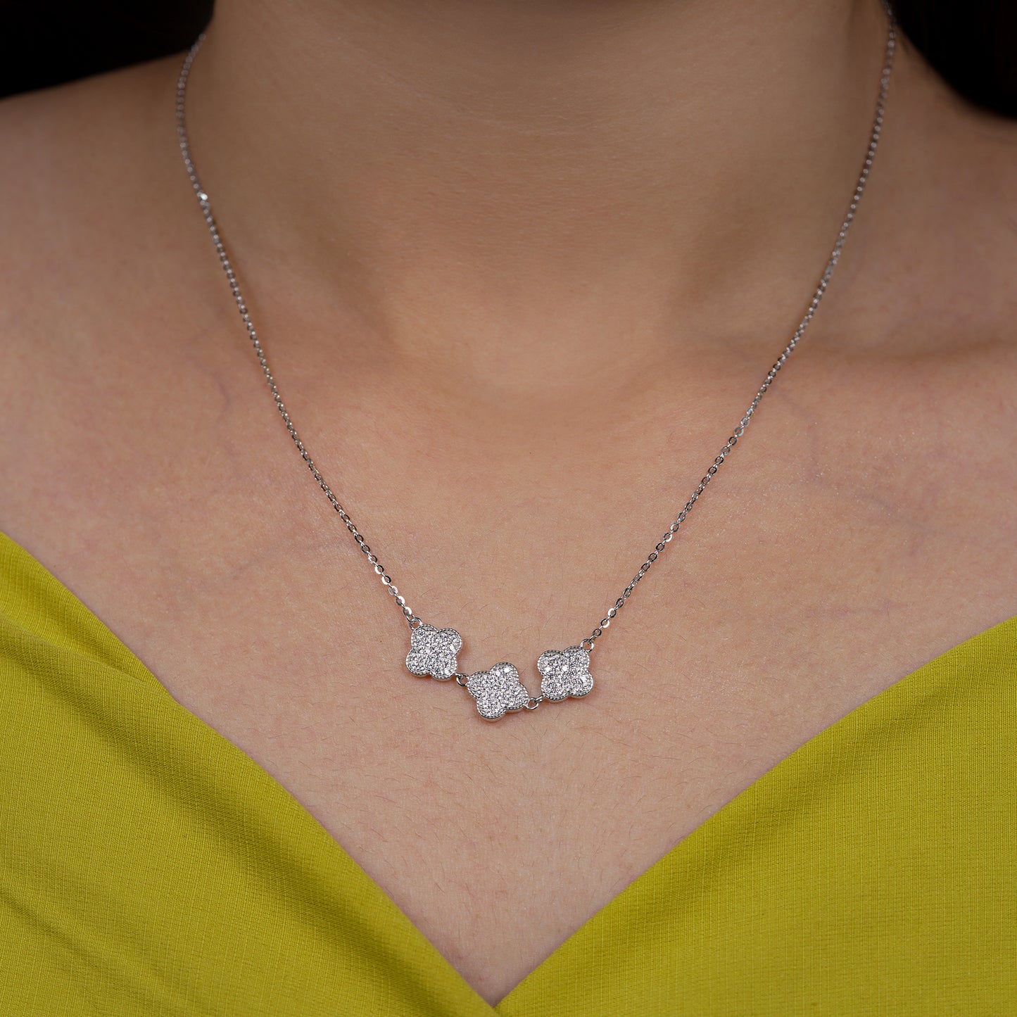 Triple Gleam Clover Chain


