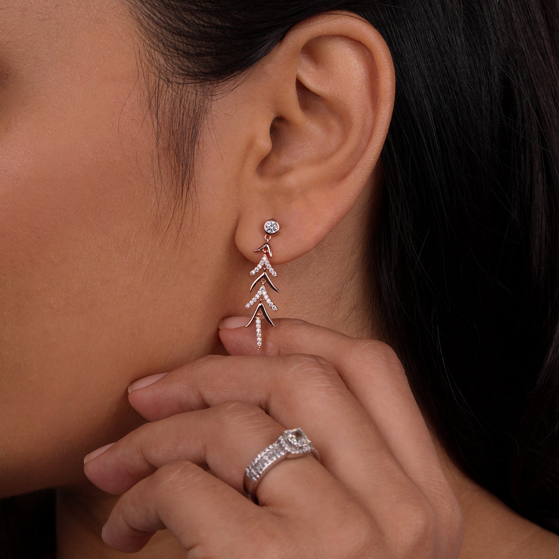 ArrowGlide Drop Earrings

