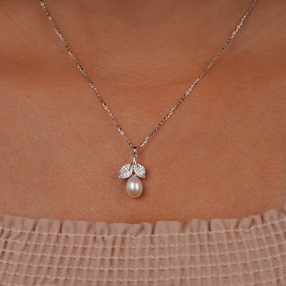Golden Leaf Pendant Set