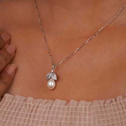 Elegance LeafDrop Pearl Diamond Pendant Necklace