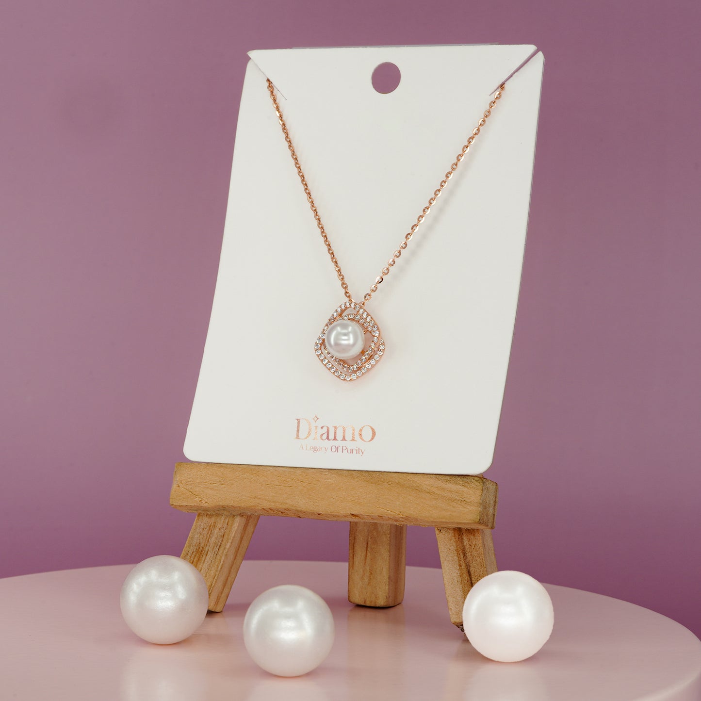 Elegant Pearl Halo Necklace