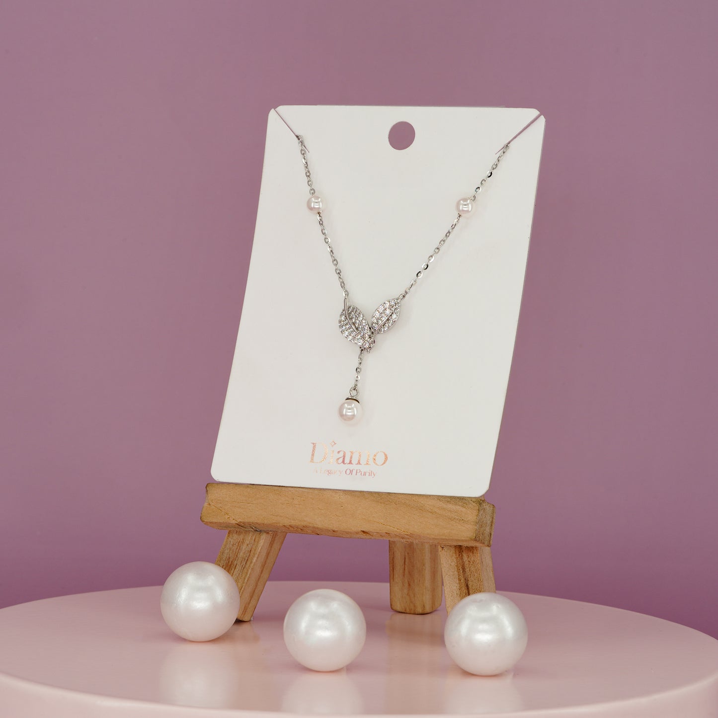 Elara Leaf Pearl Necklace