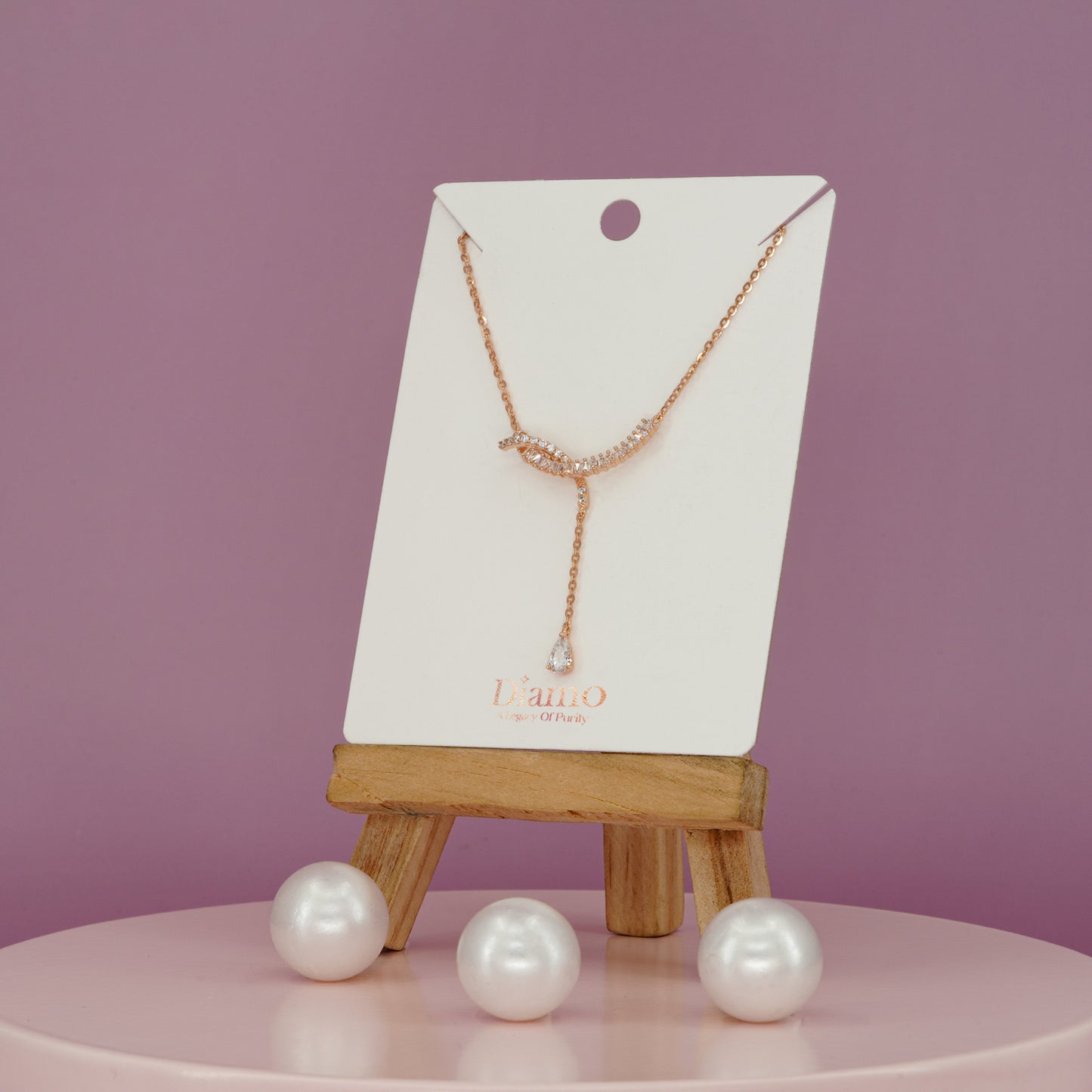 Elara Curve Drop Necklace