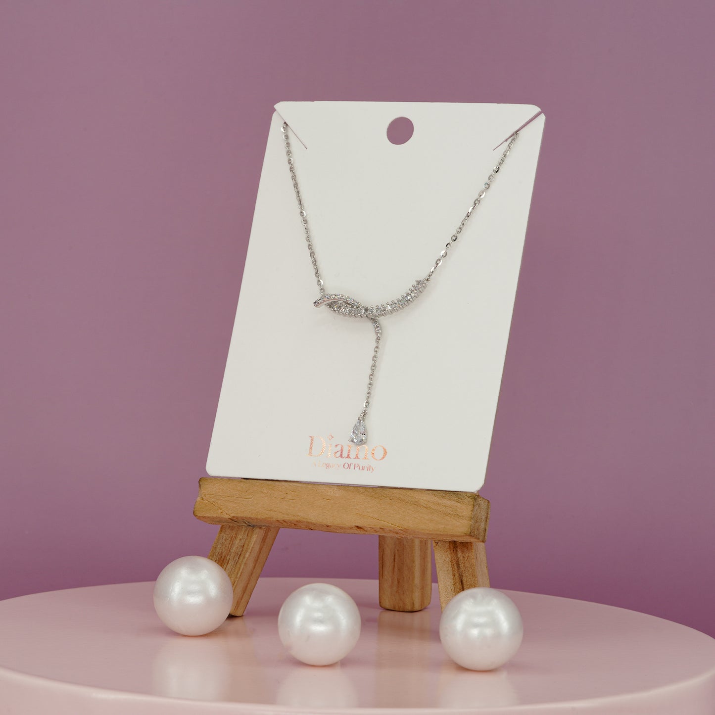 Elara Curve Drop Necklace