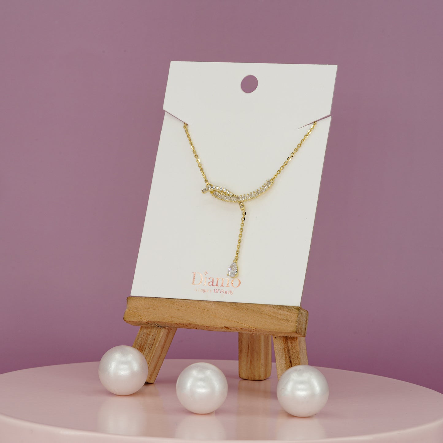 Elara Curve Drop Necklace