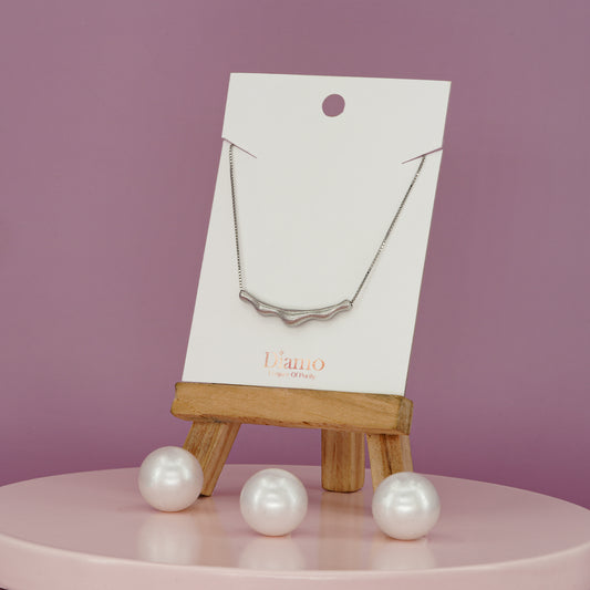 Nira Minimal Flow Necklace