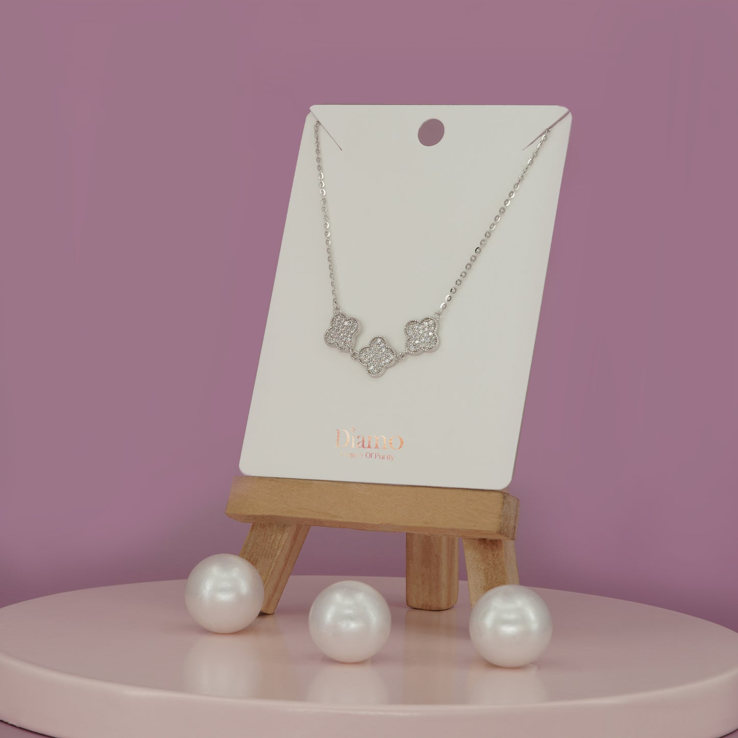 Triple Gleam Clover Chain