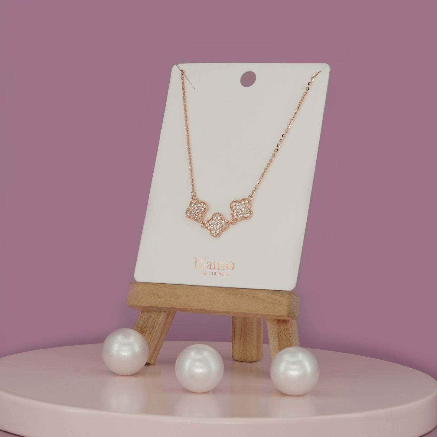 Triple Gleam Clover Chain