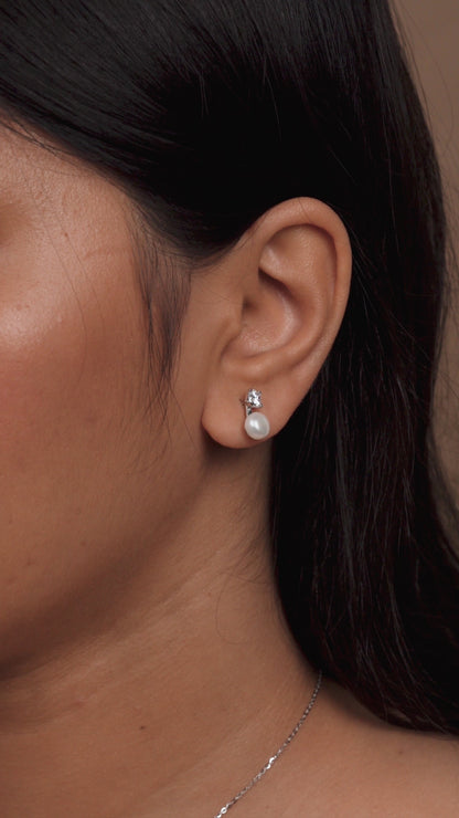 Classic Pearl Glow Diamond Stud Earrings