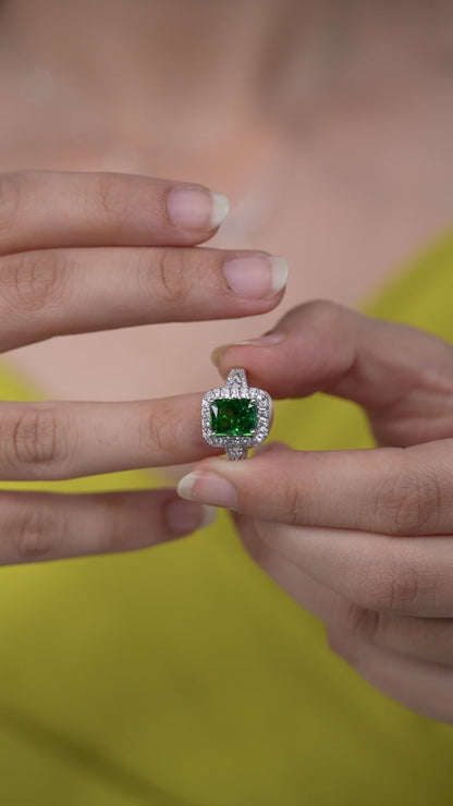 Emerald Majesty Ring