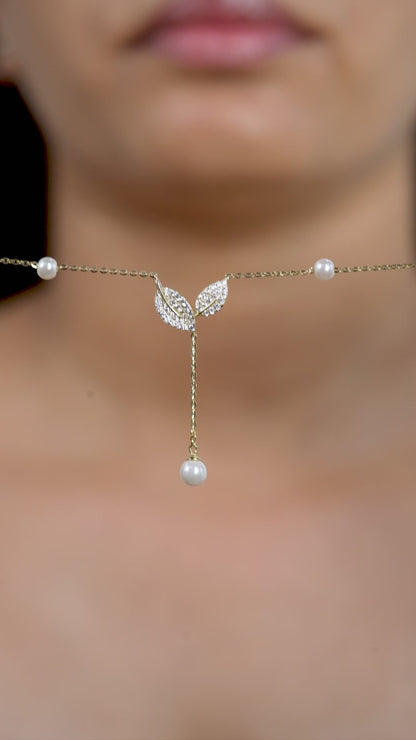 Elara Leaf Pearl Necklace