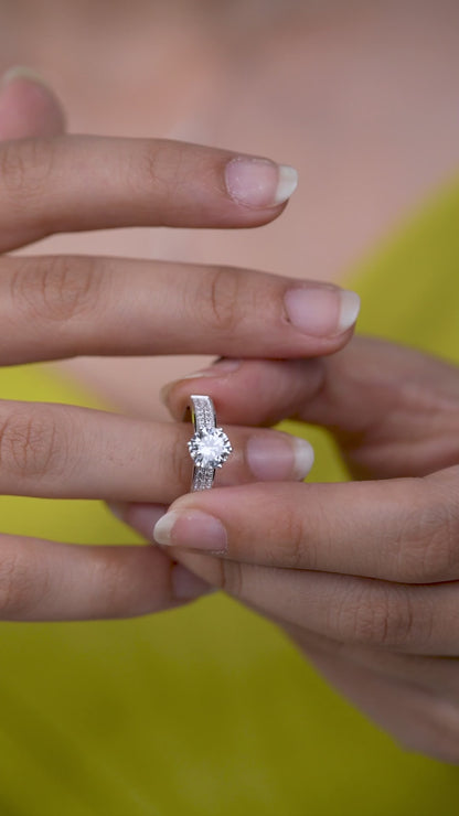 Eterna Brilliance Solitaire Ring