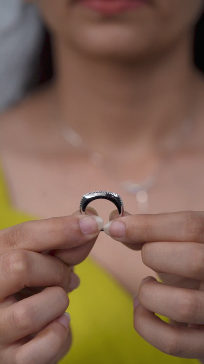 Vera Curve Band