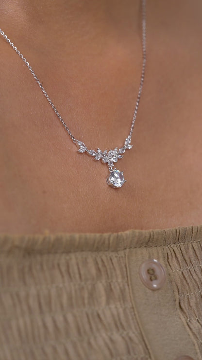 Arya Floral Radiance Necklace