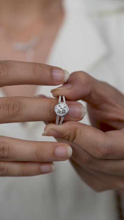 Regalia Round Ring